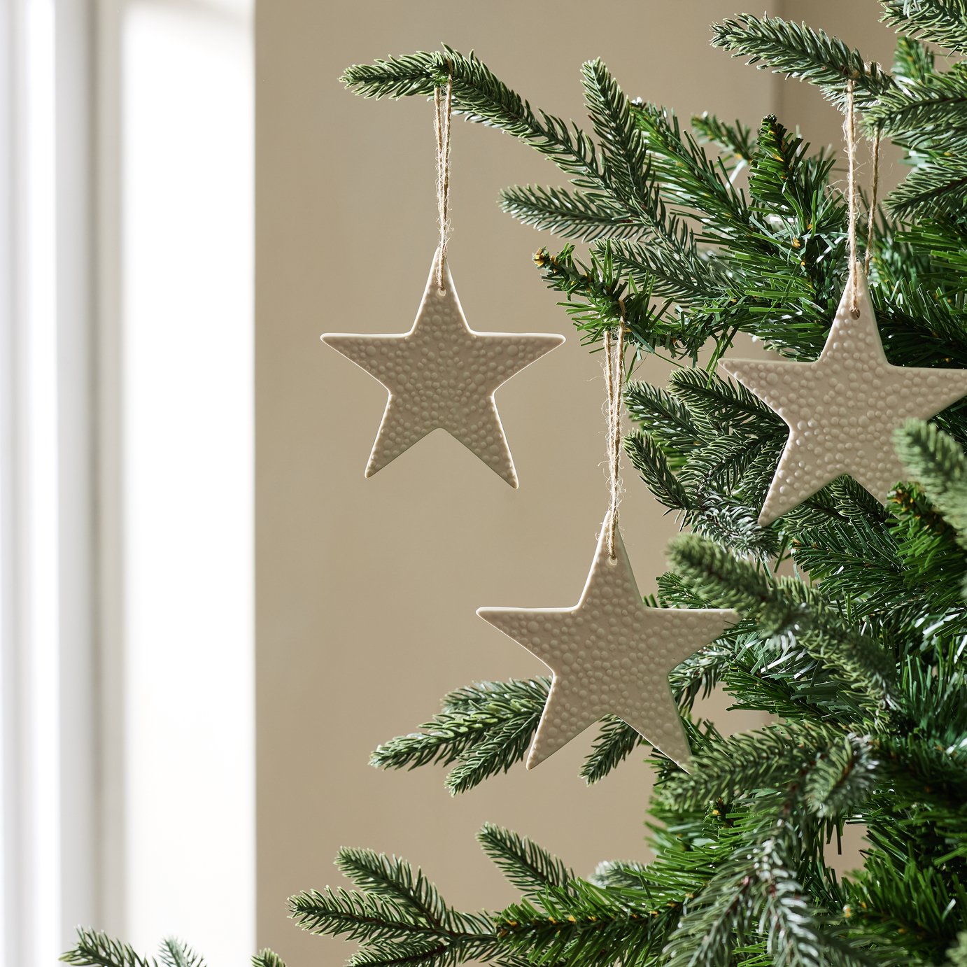 Habitat Pack of 3 White Ceramic Star Hanging Decoration