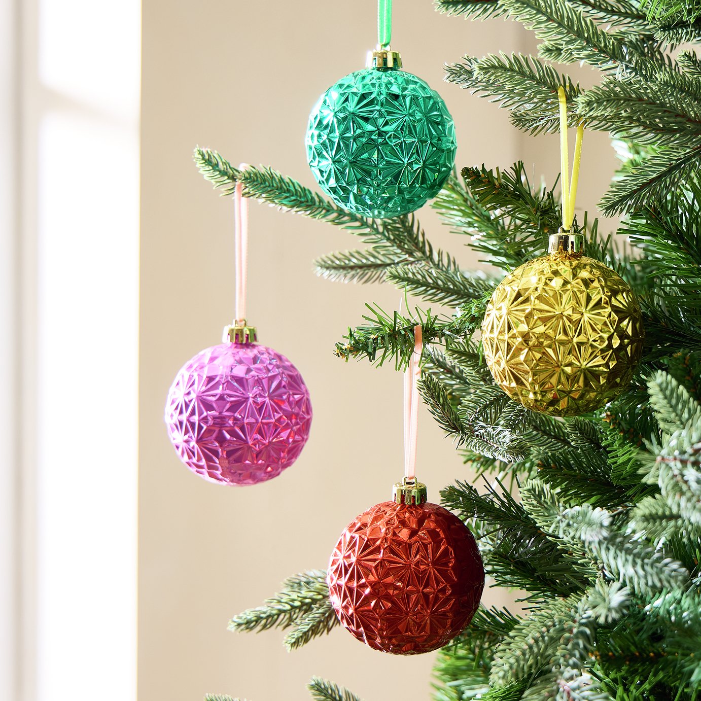 Habitat Pack of 4 Shatterproof Textured Christmas Bauble