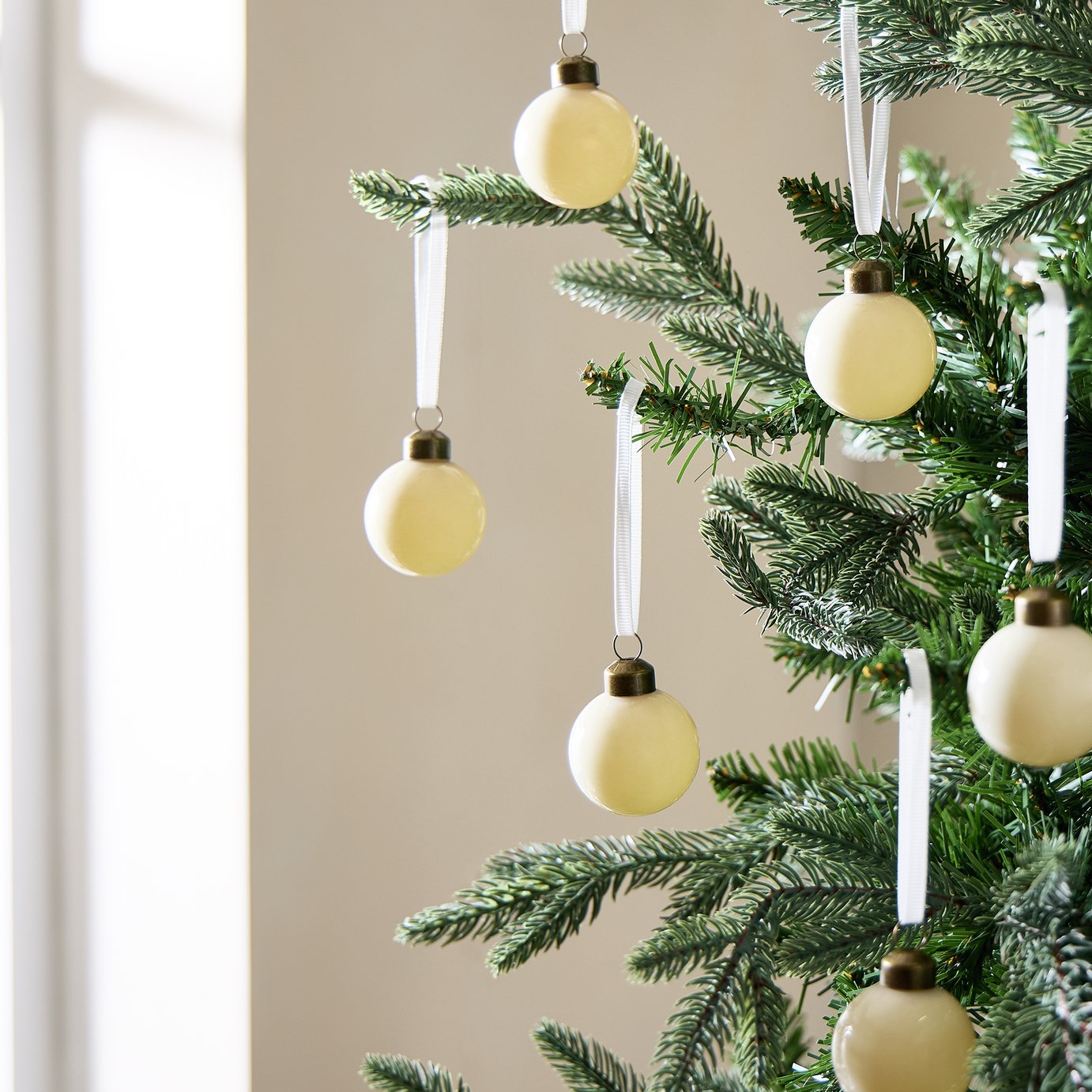 Argos Home Pack of 6 Glass Mini Christmas Bauble - Ivory