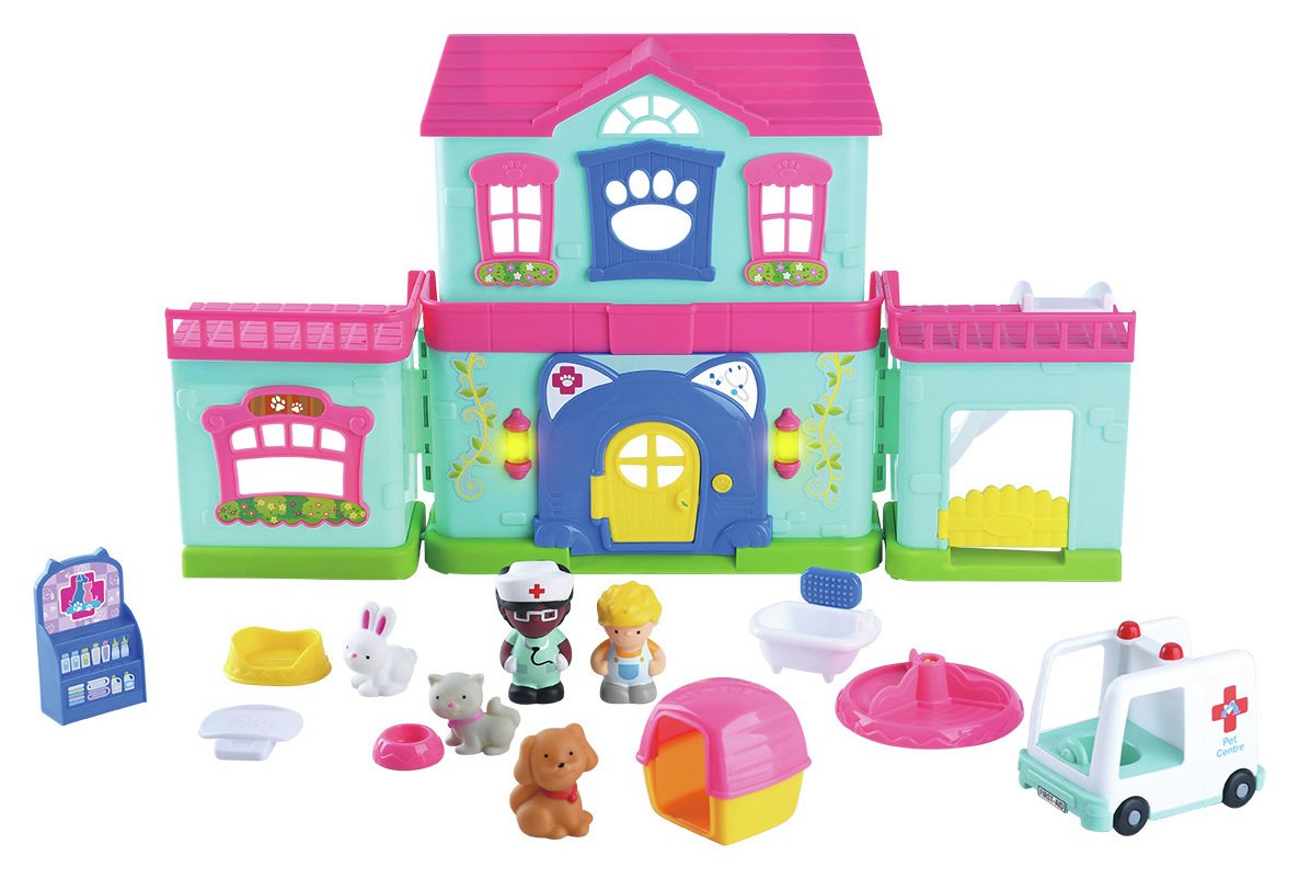 Chad Valley Vet Clinic – 16 Piece Playset