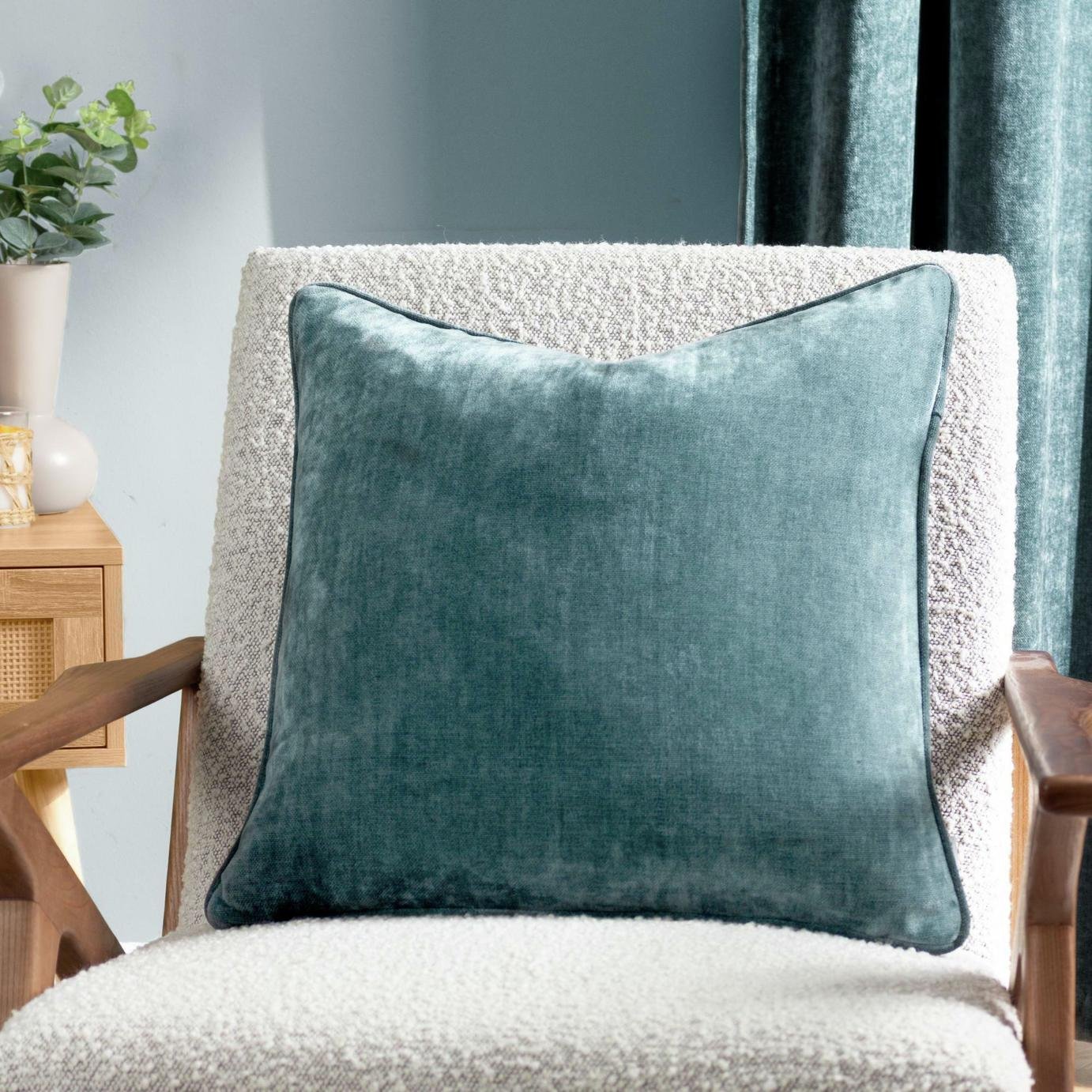 Yard Chenille Plain Piped Cushion - 50x50cm