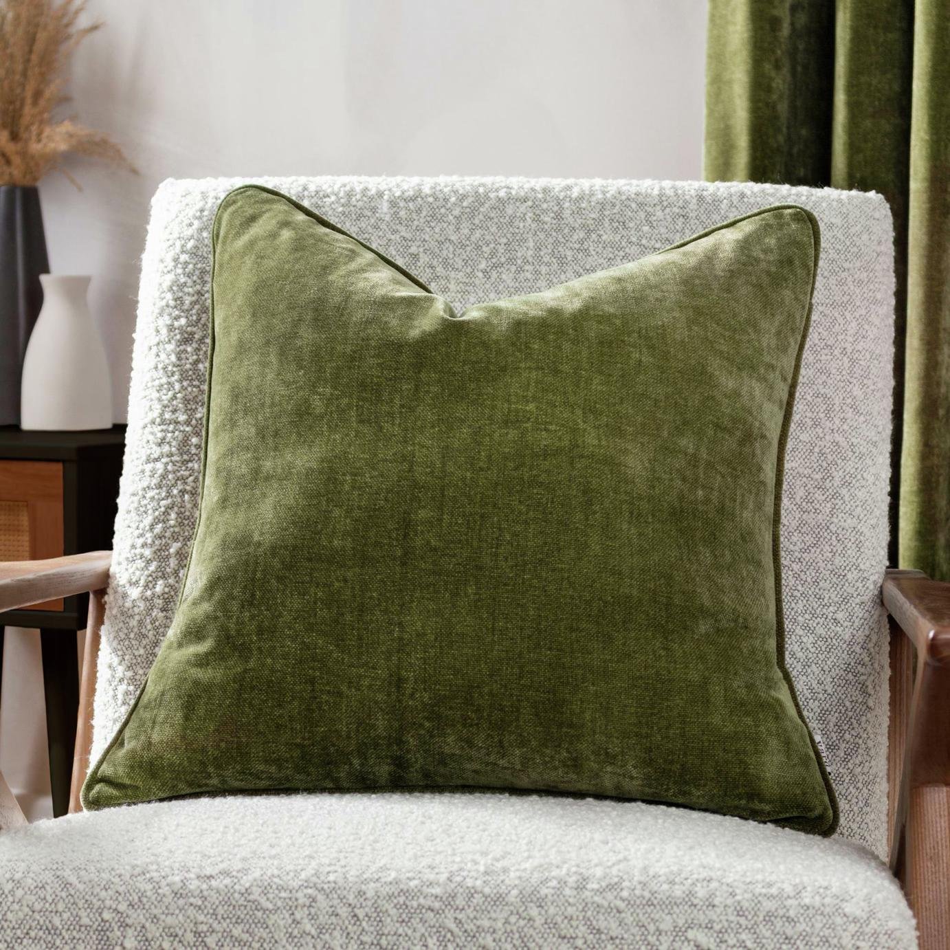 Yard Chenille Plain Piped Cushion - 50x50cm