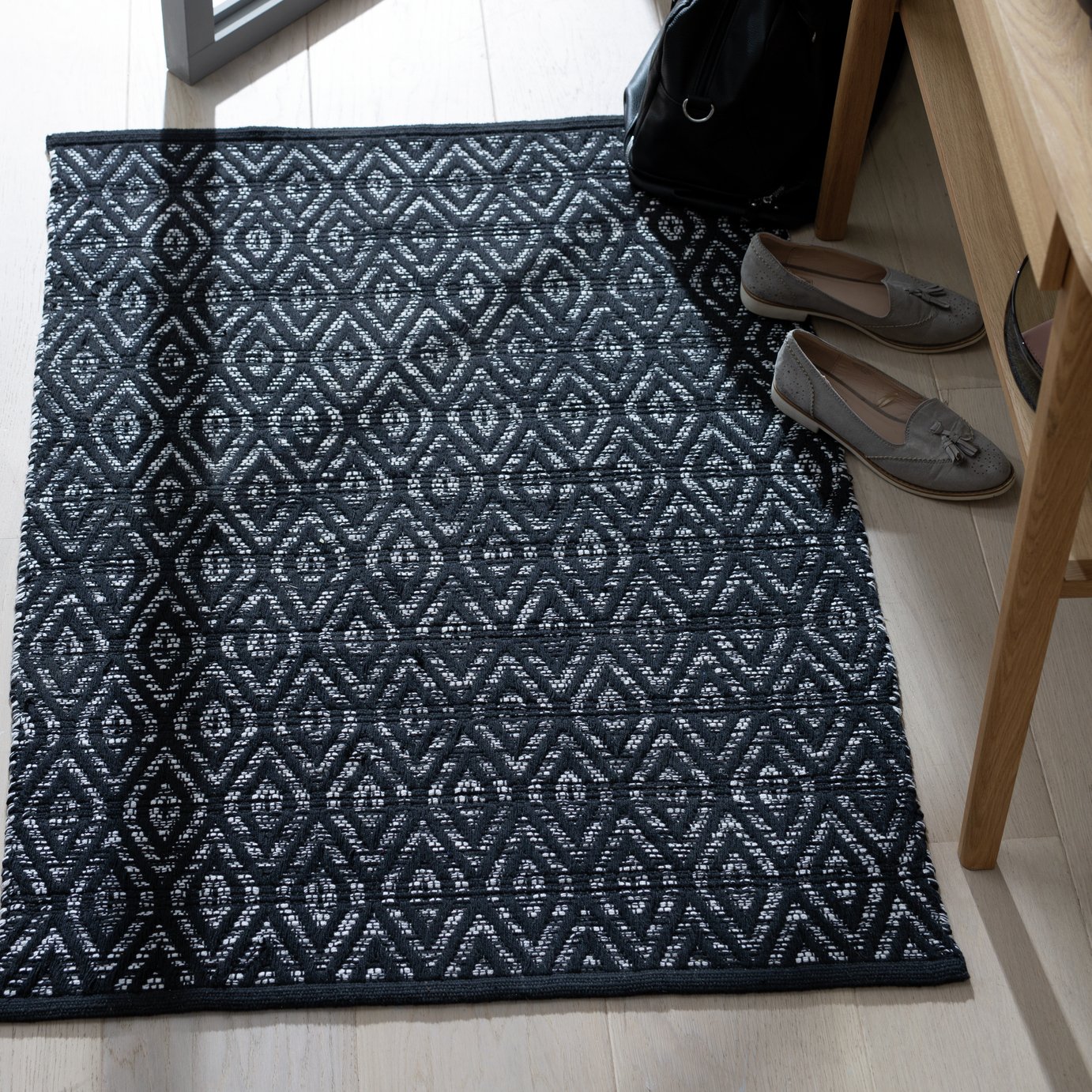 Argos Home Geometric Black Cotton Flatweave Rug - 80x110cm