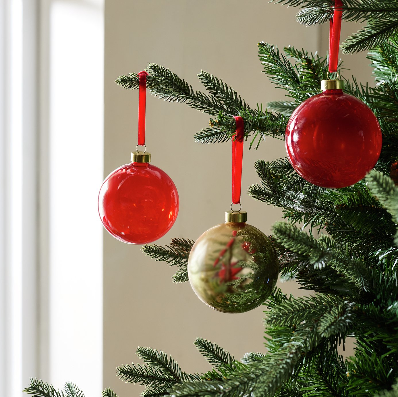 Habitat Pack of 3 Glass Christmas Baubles - Red & Gold