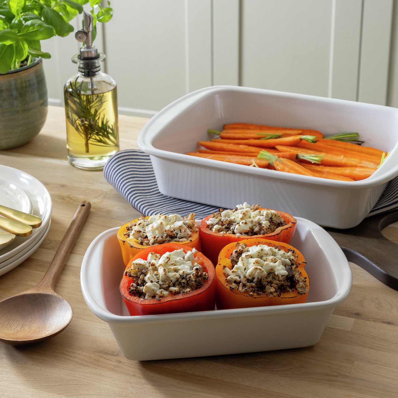 Argos Home Set of 2 Ceramic Roasters