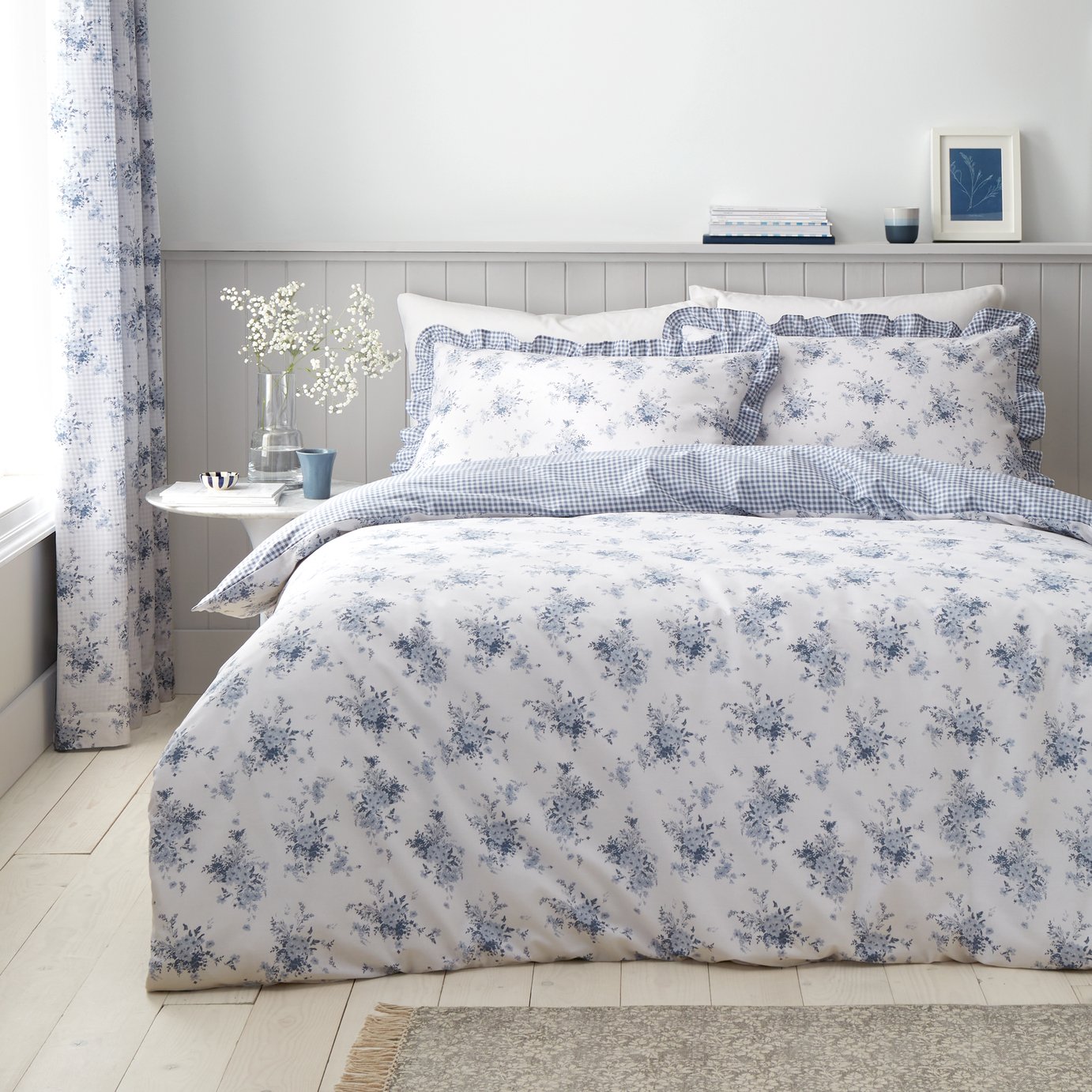 Catherine Lansfield Lucie Floral Bedding Set - Double