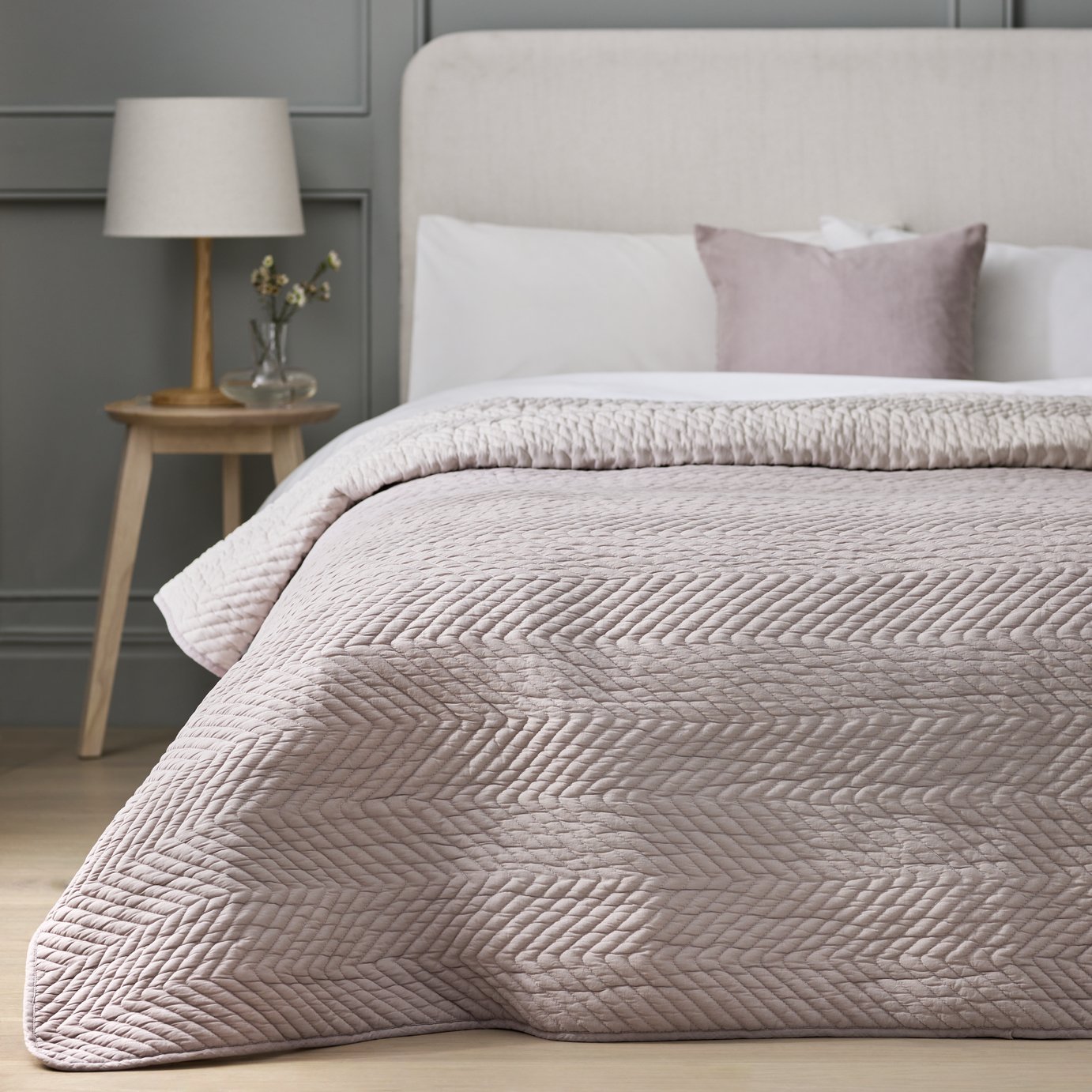 Argos Home Herringbone Quilted Bedspread - Blush - 200x220cm