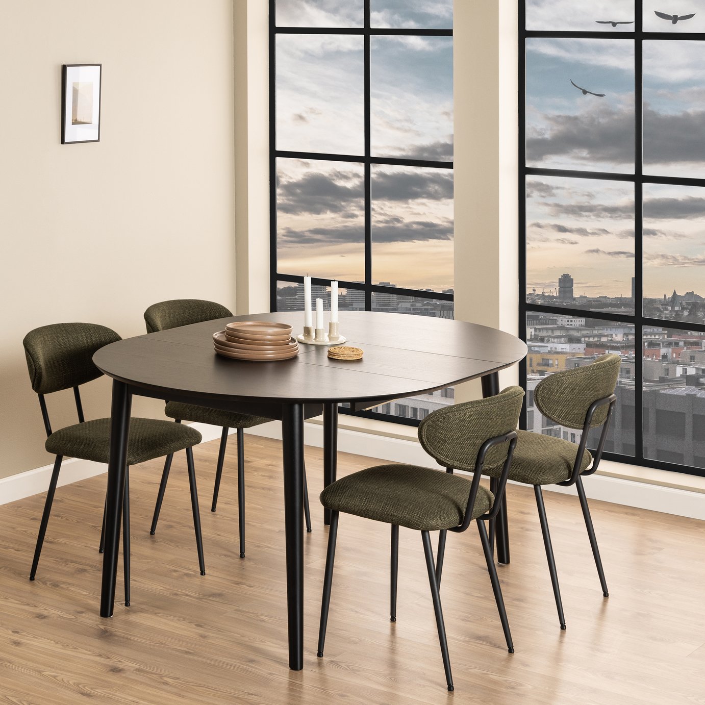 Furniture To Go Montreux Ext 4-6 Seater Dining Table - Black