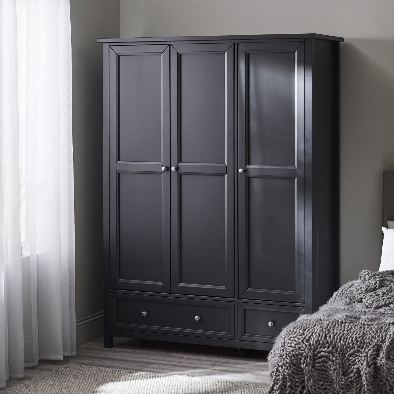 Julian Bowen Maine 3 Door Wardrobe