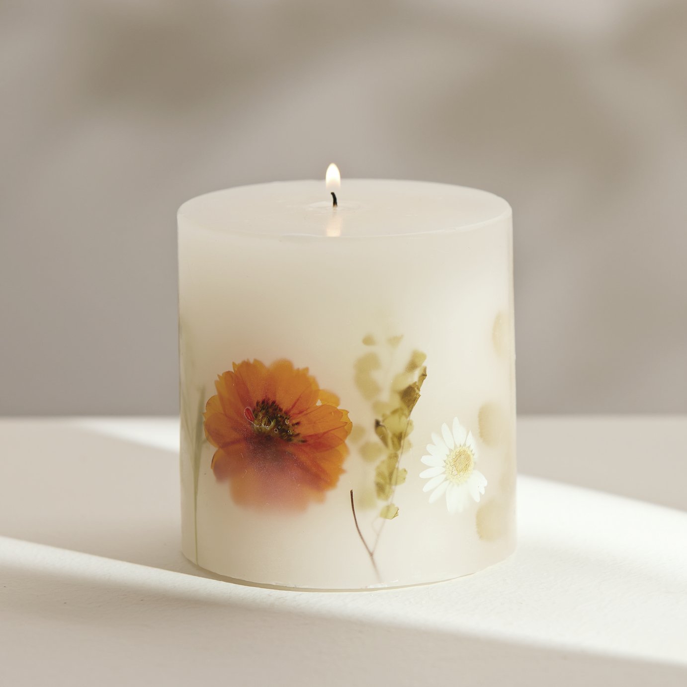 Argos Home Inclusion Candle - Honey & Sandalwood