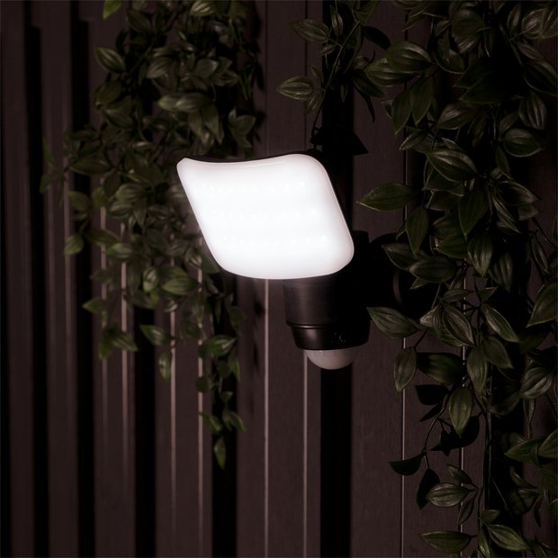 Sensor outdoor lights deals argos