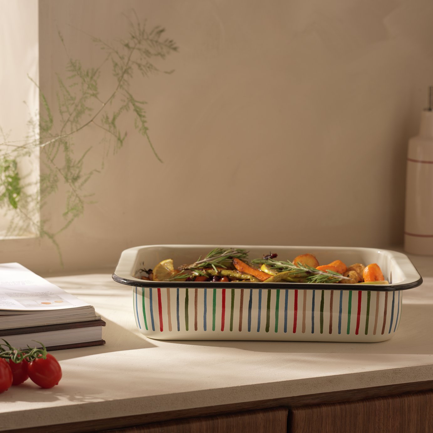 Habitat 37cm Large Enamel Carbon Steel Roaster