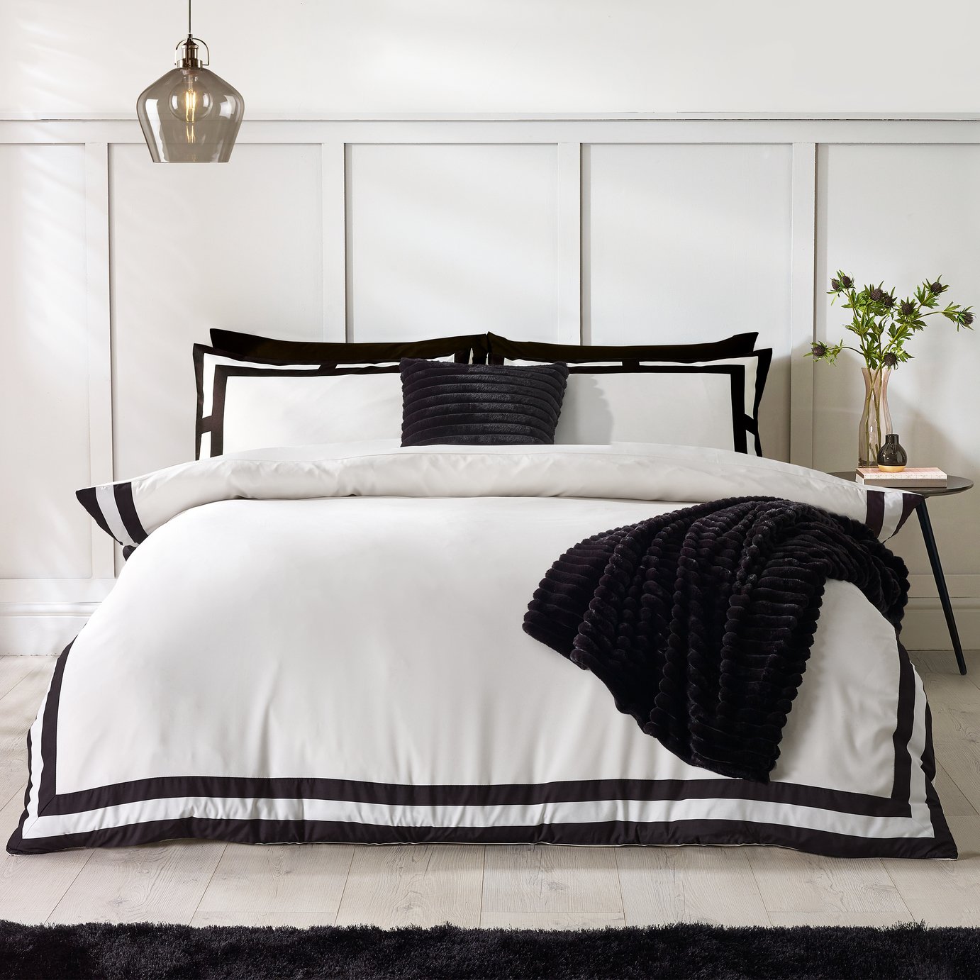 Catherine Lansfield Soft Mono Panel Bedding Set - Superking