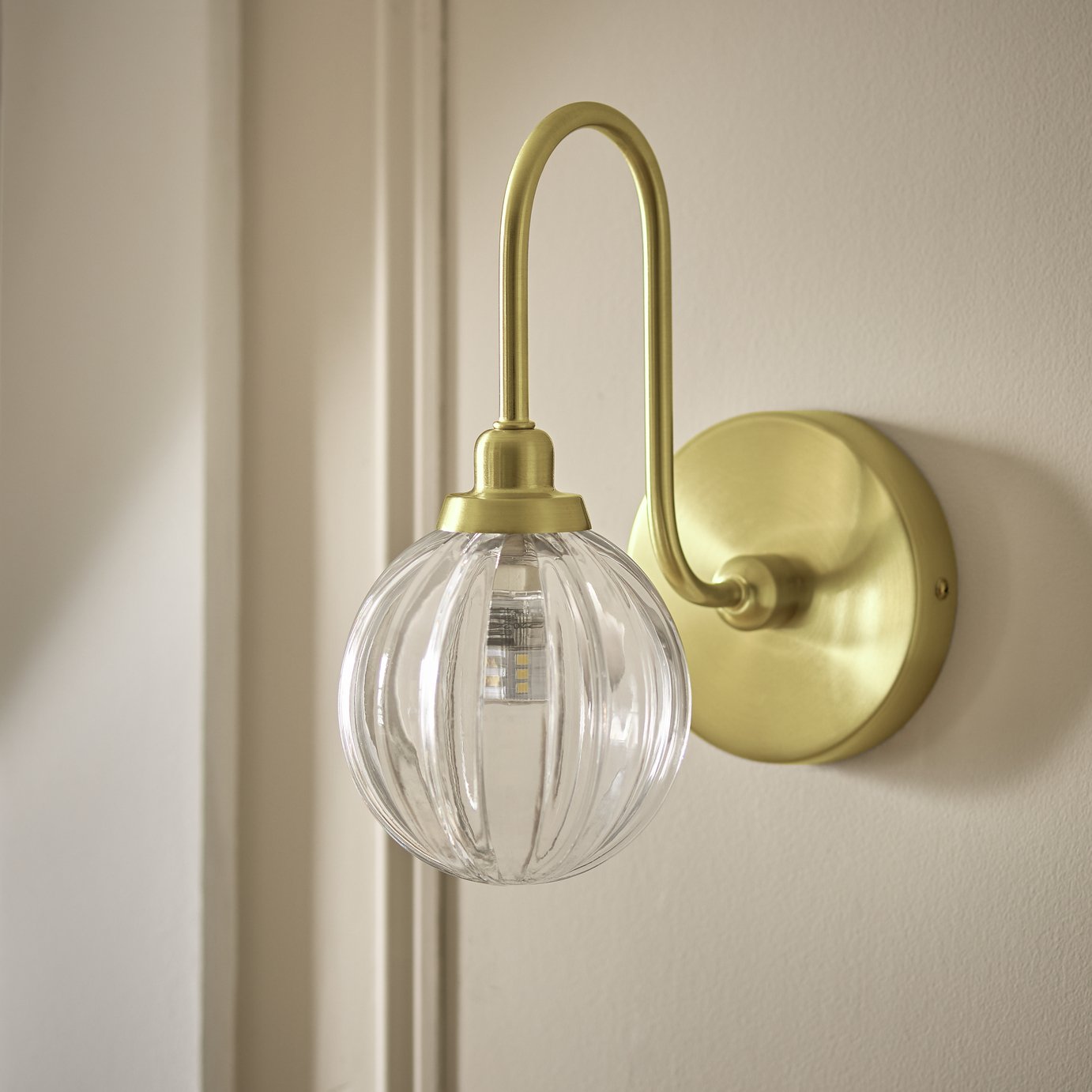 Habitat Metal Bathroom Wall Light - Brushed Brass