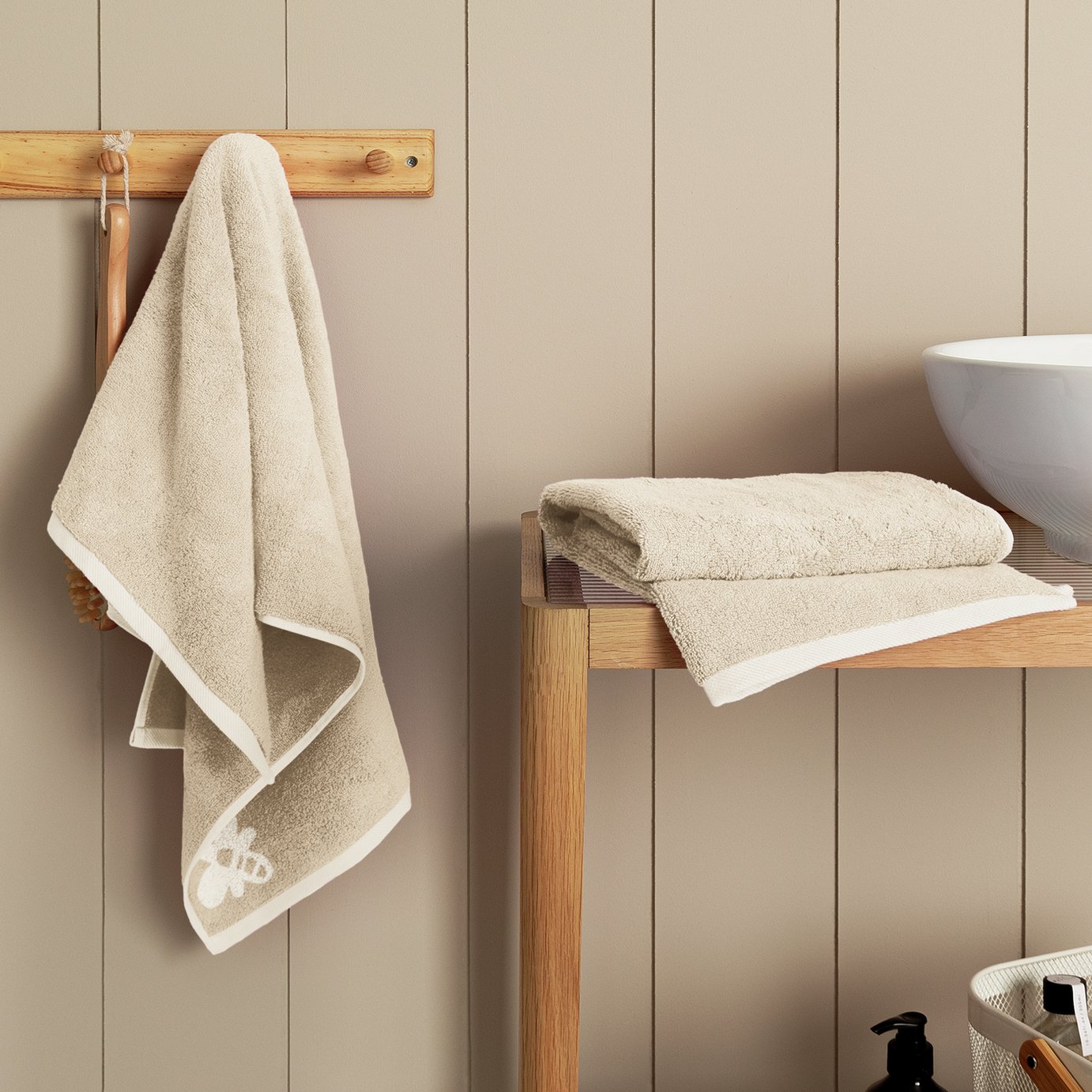 Argos Home Floral Bee 2 Pack Face Cloth - Beige 