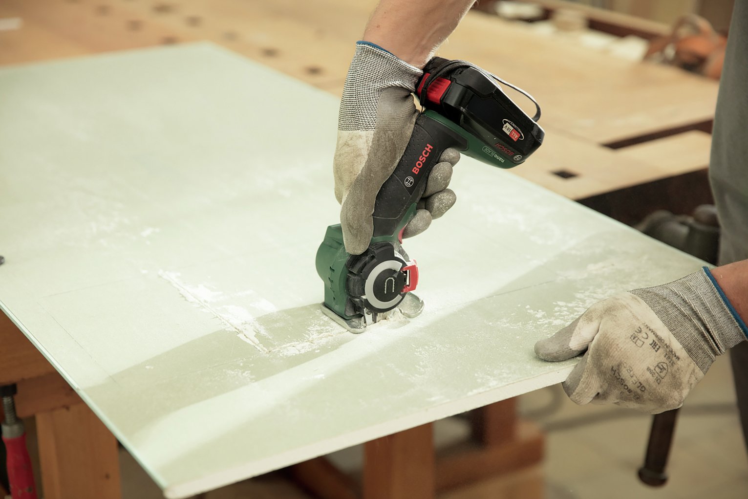 Bosch AdvancedCut 18 Multifunction Saw