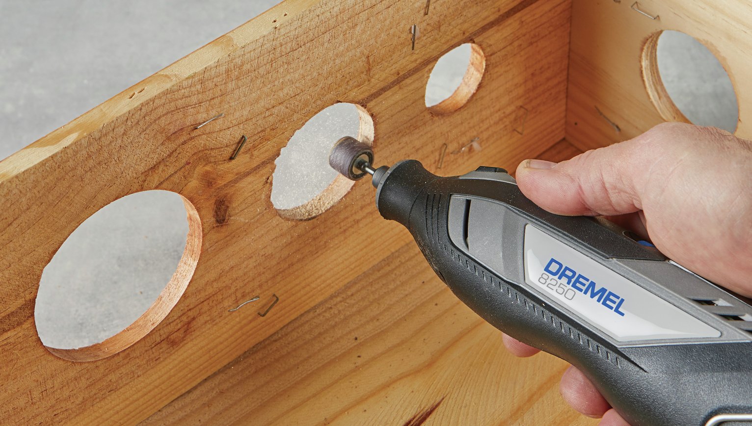 Dremel 8250-5 12V Cordless Brushless Tool Kit