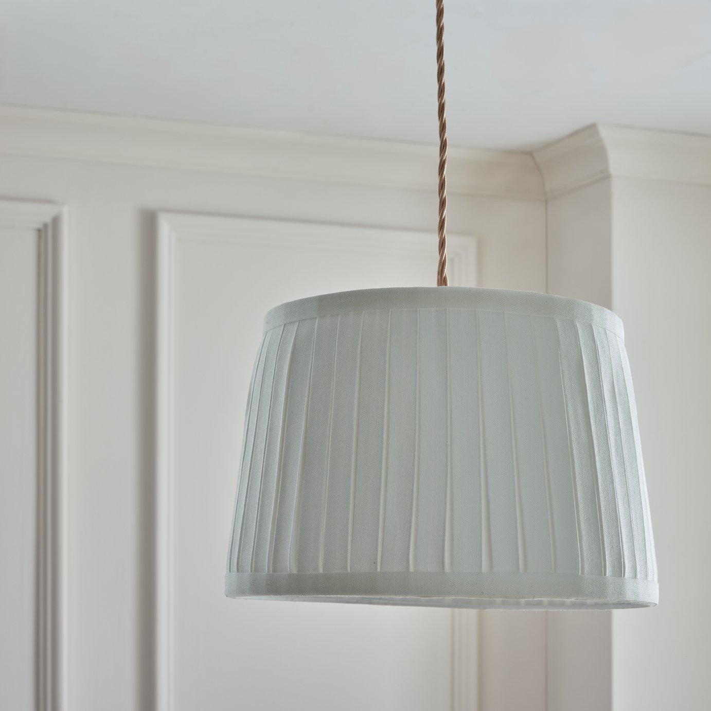 Argos Home Off-white Pleated Taper Easy Fit Lampshade - 30cm