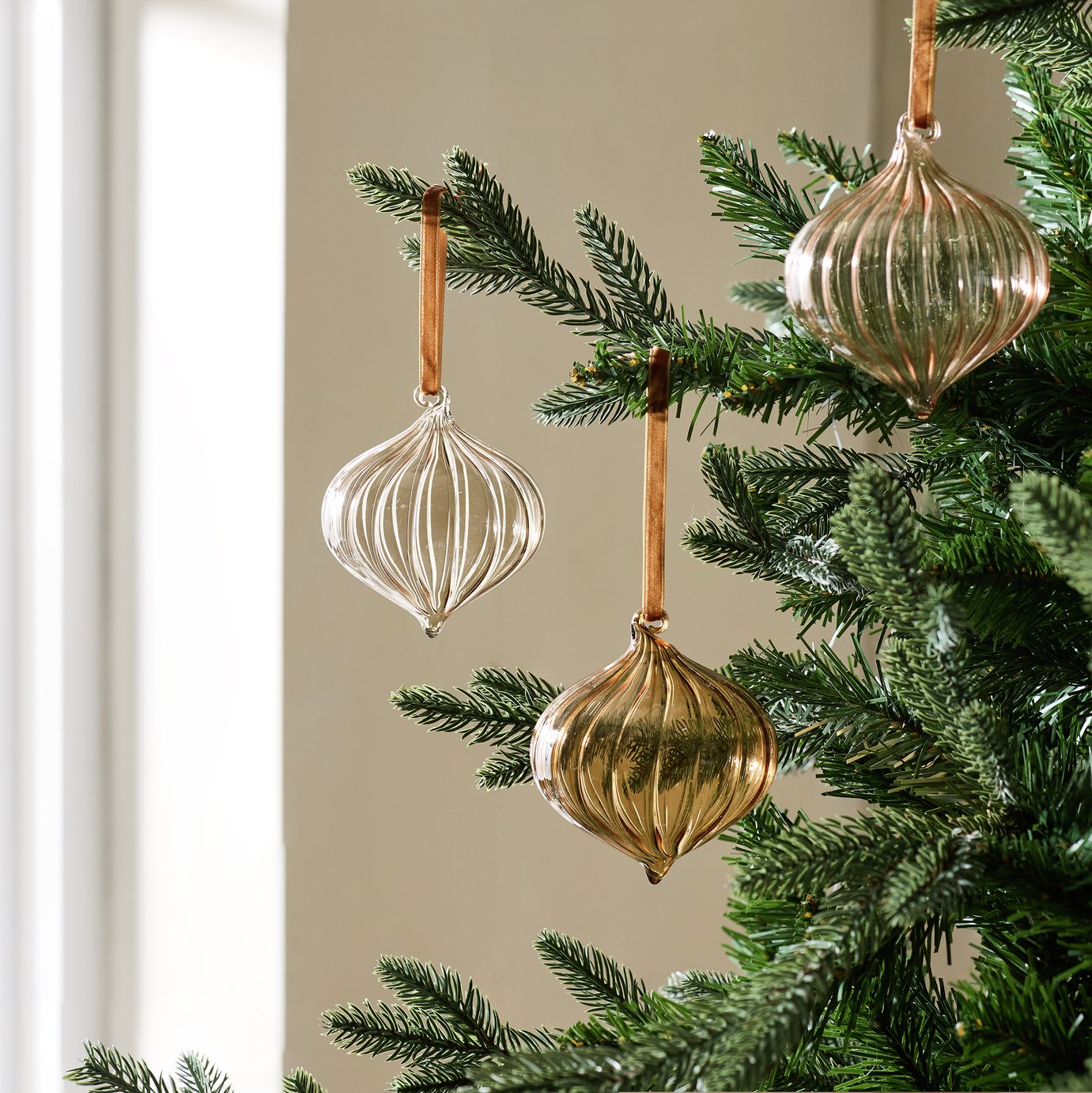 Habitat Pack of 3 Unique Glass Christmas Baubles - Cream 