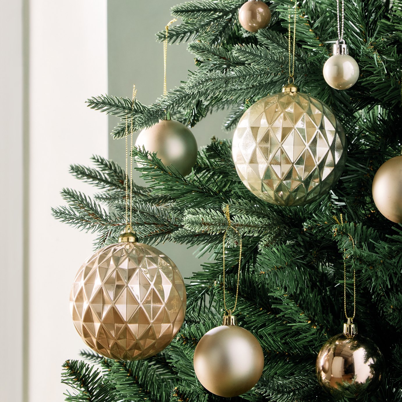 Habitat Pack of 2 Shatterproof Christmas Bauble - Bronze