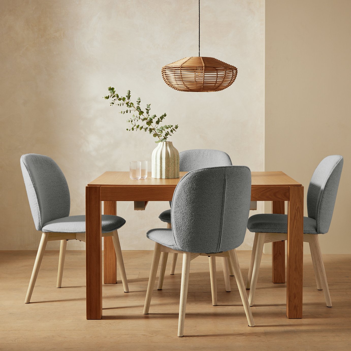 Habitat Drio Extending Dining Table & 4 Chairs