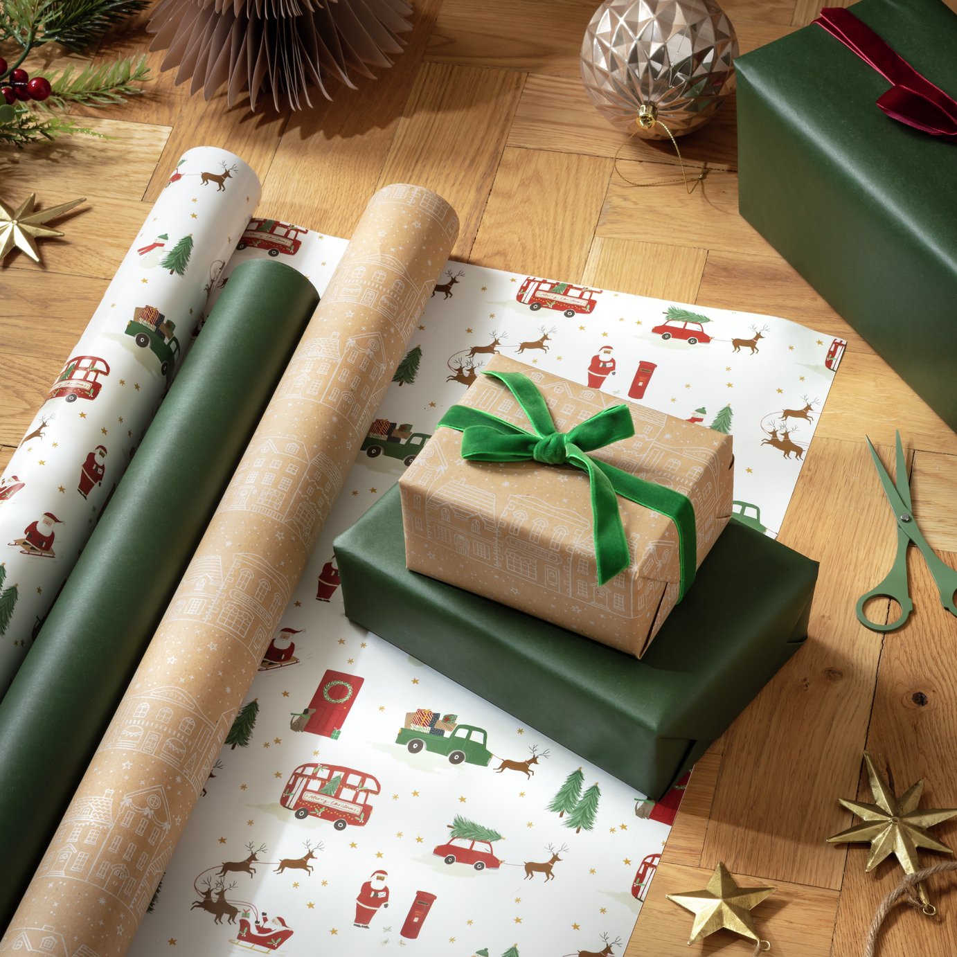 Argos Home 3 Rolls Traditional Christmas Wrapping Paper