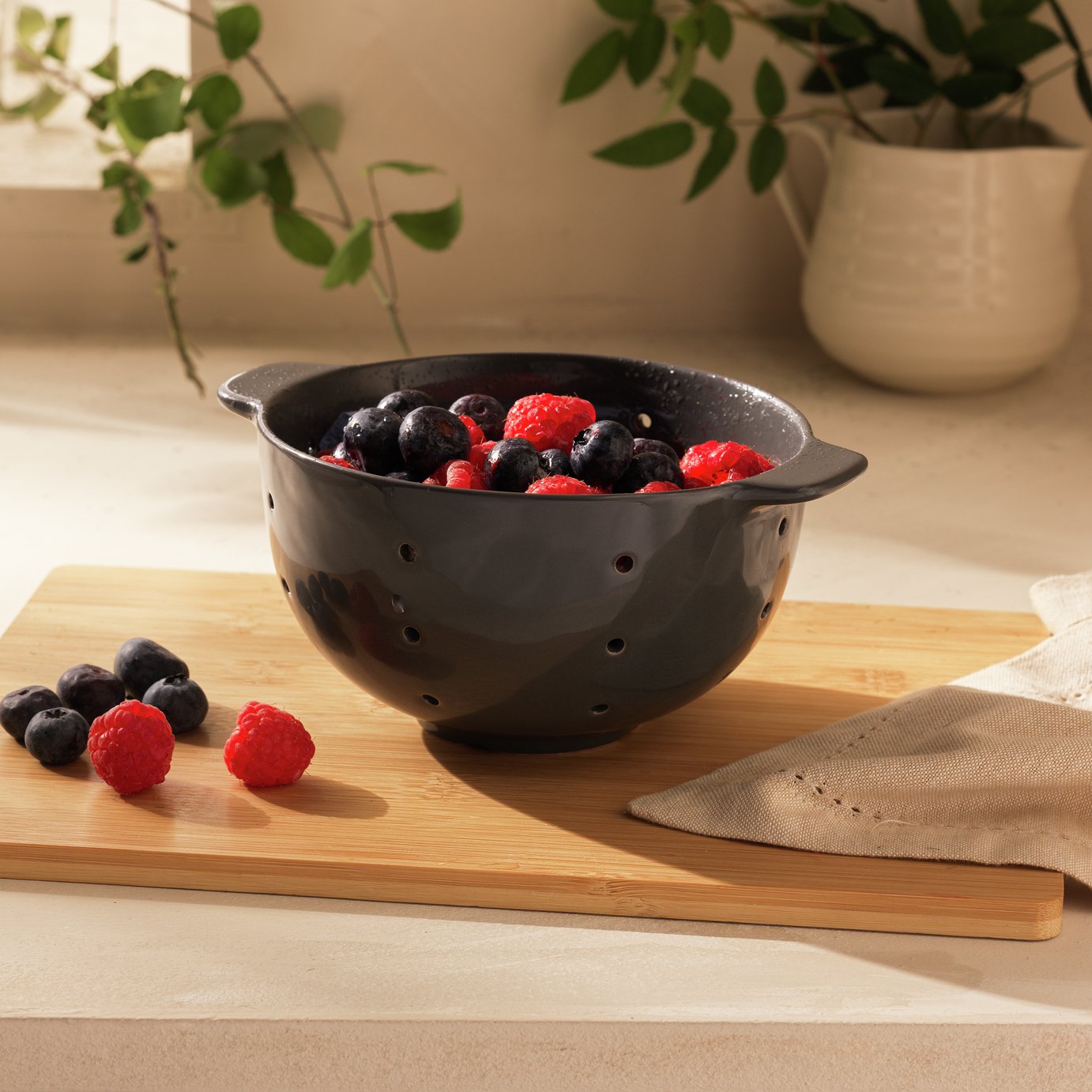 Habitat Berry Colander - Black