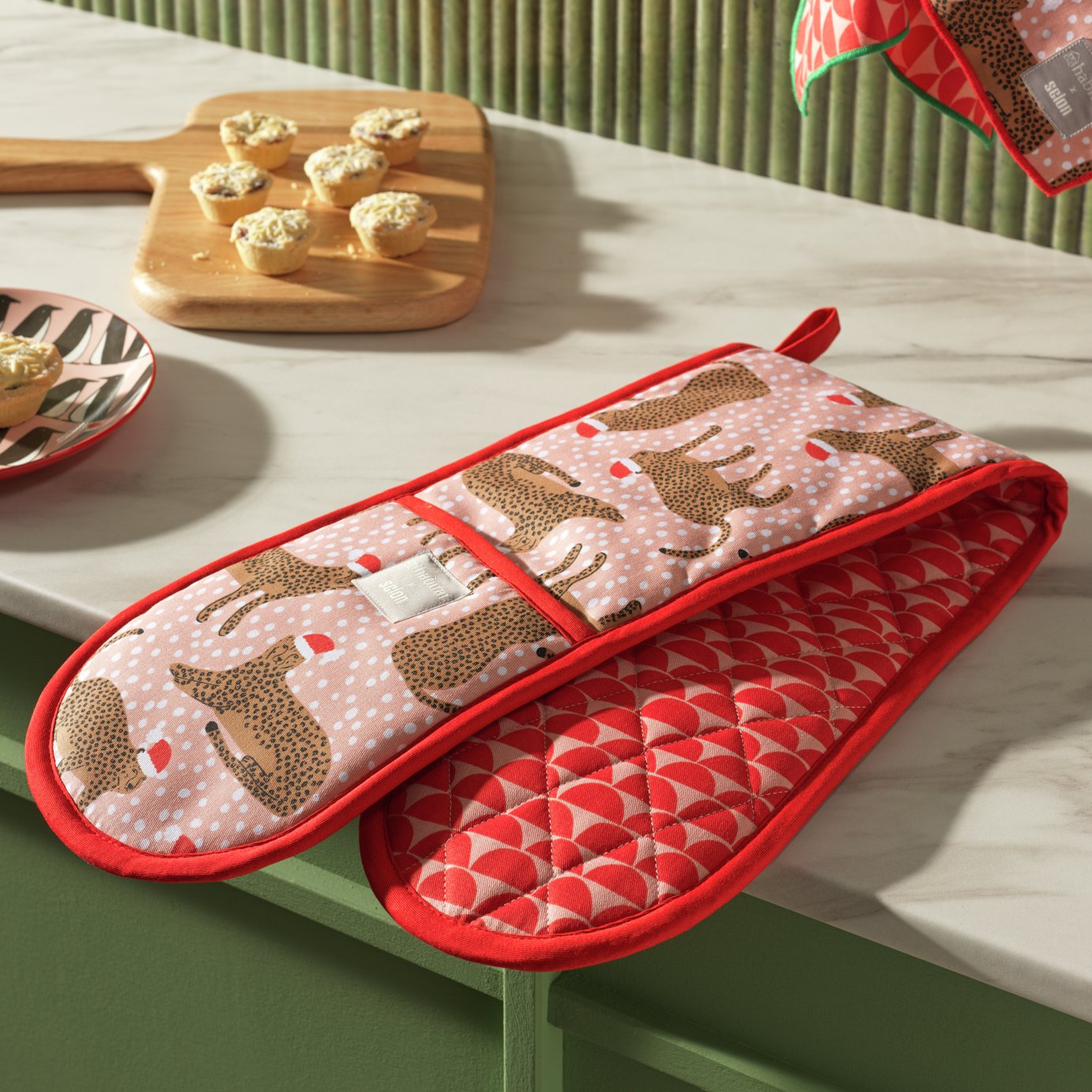 Habitat x Scion Christmas Lionel Oven Gloves