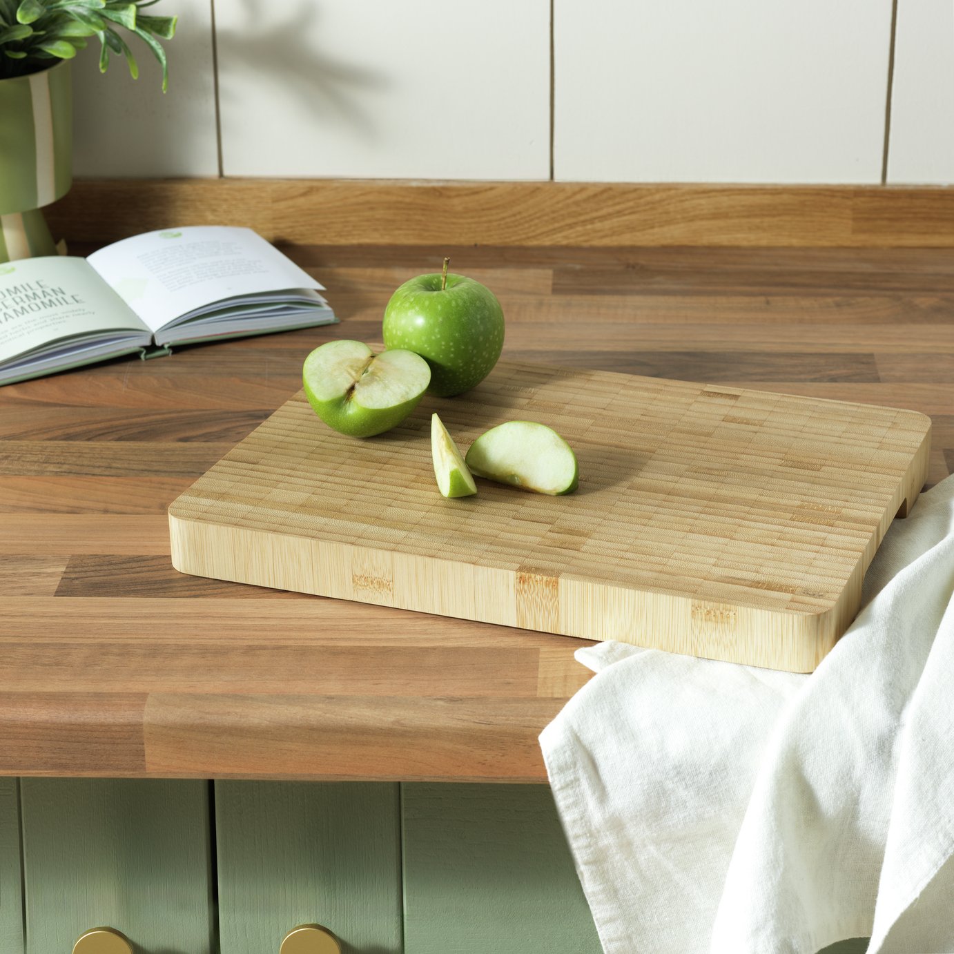 Argos Home Medium Bamboo Butchers Block