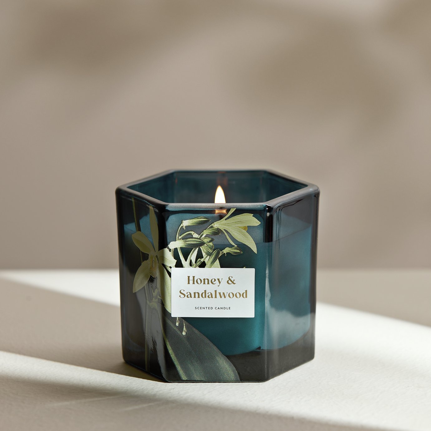 Argos Home Medium Boxed Candle - Honey & Sandalwood
