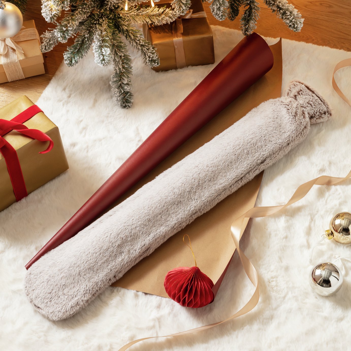 Habitat 2.2L Hot Water Bottle with White Faux Fur Cover