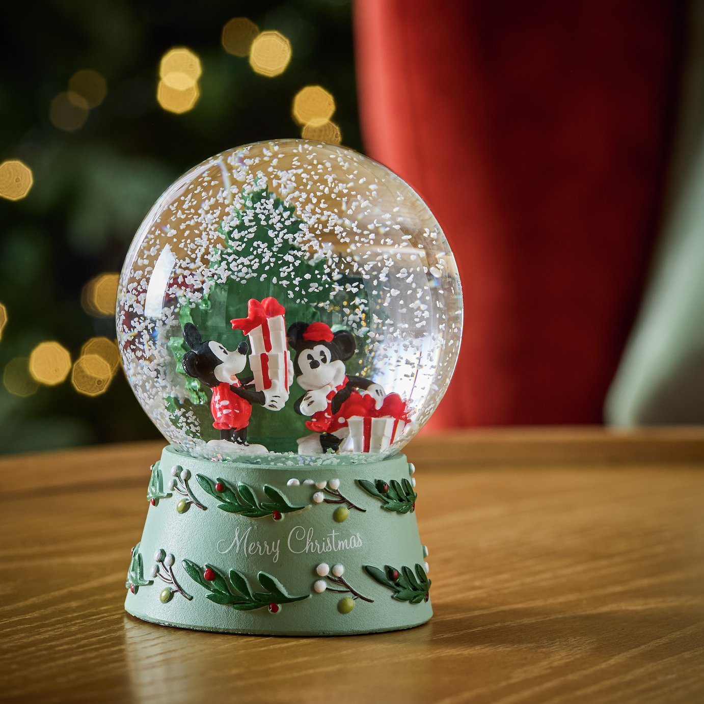 Disney Mickey and Minnie Mouse Christmas Snowglobe