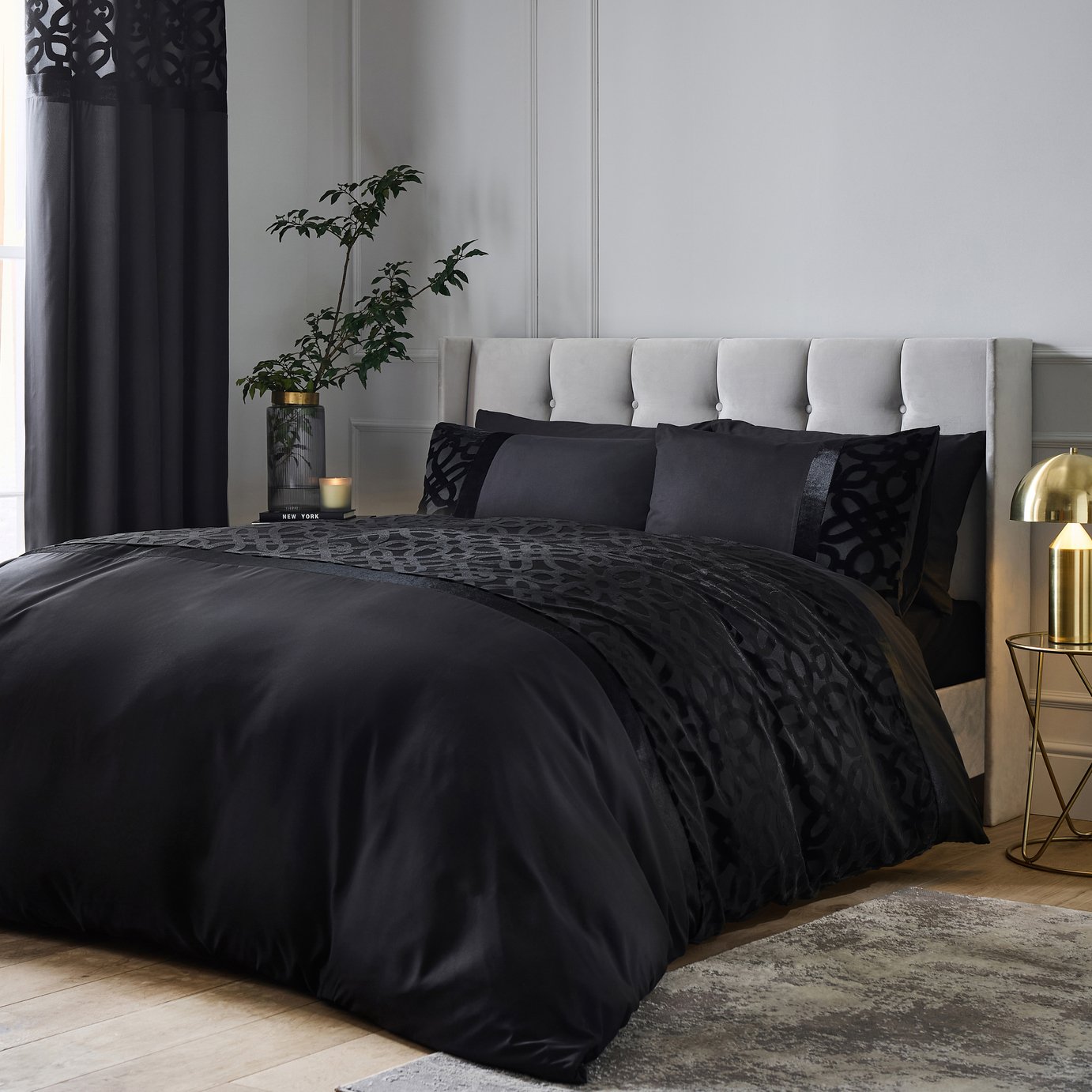 Catherine Lansfield Velvet Black Bedding Set