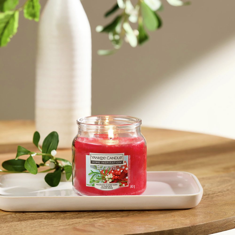 Yankee Candle Medium Scented Candle - Mistletoe Charm