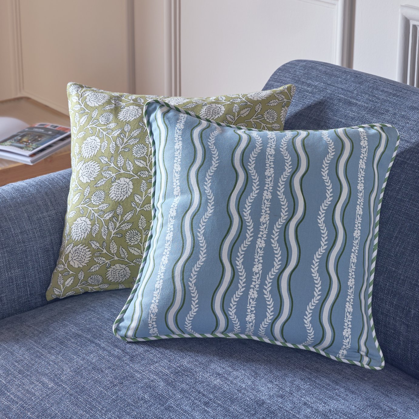 Argos Home Wiggle Stripe Piped Cushion Blue & Green- 43x43cm