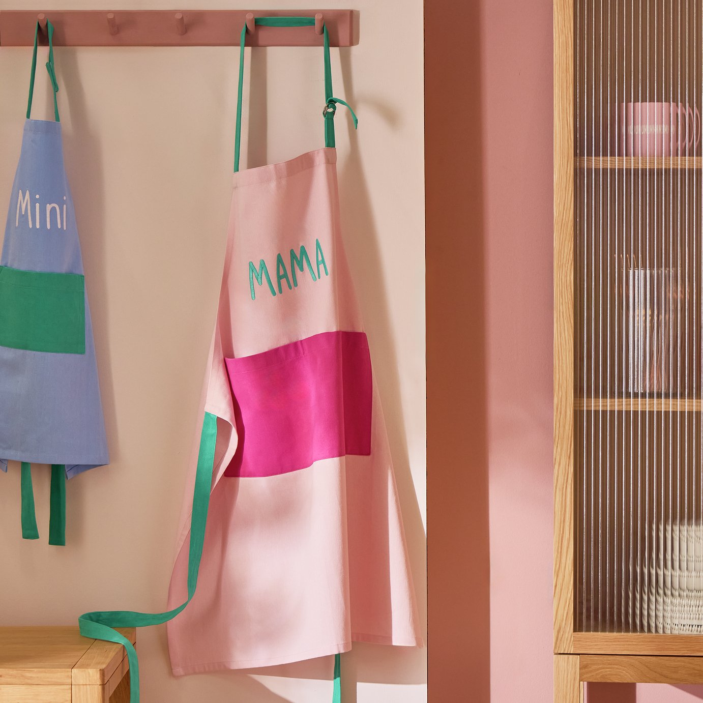 Argos Home MAMA Embroidery Text Apron