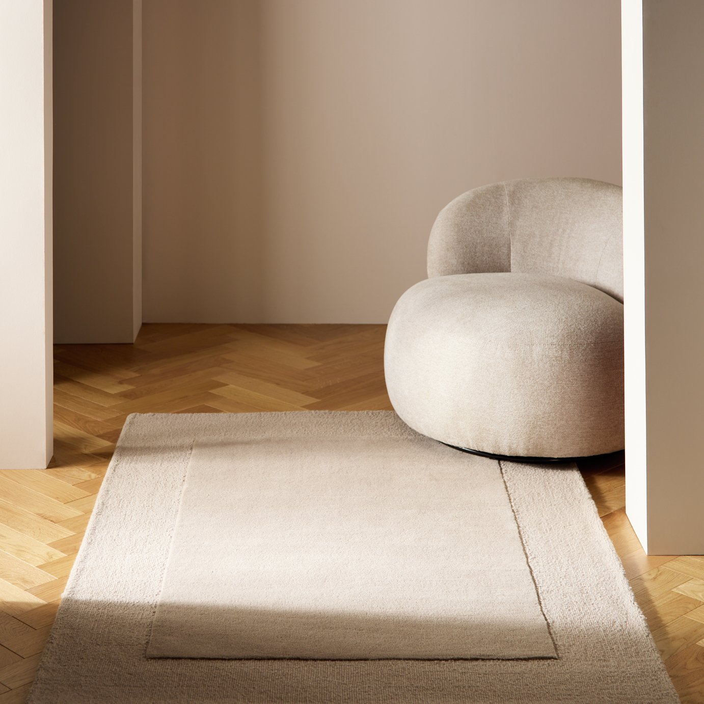 Habitat Simple Border Wool Cut Pile Rug - 160x230cm