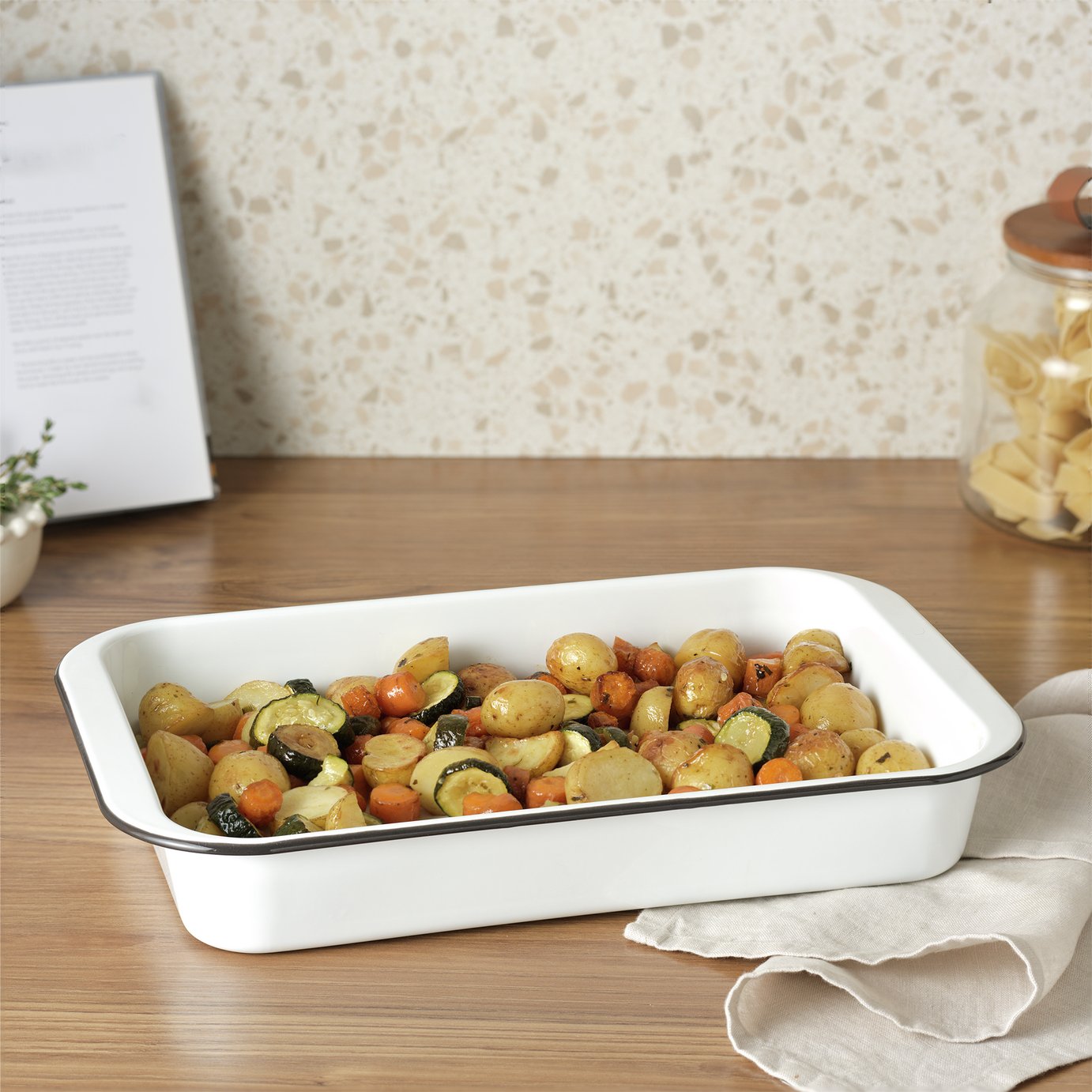 Argos Home 41cm Enamel Carbon Steel Roaster