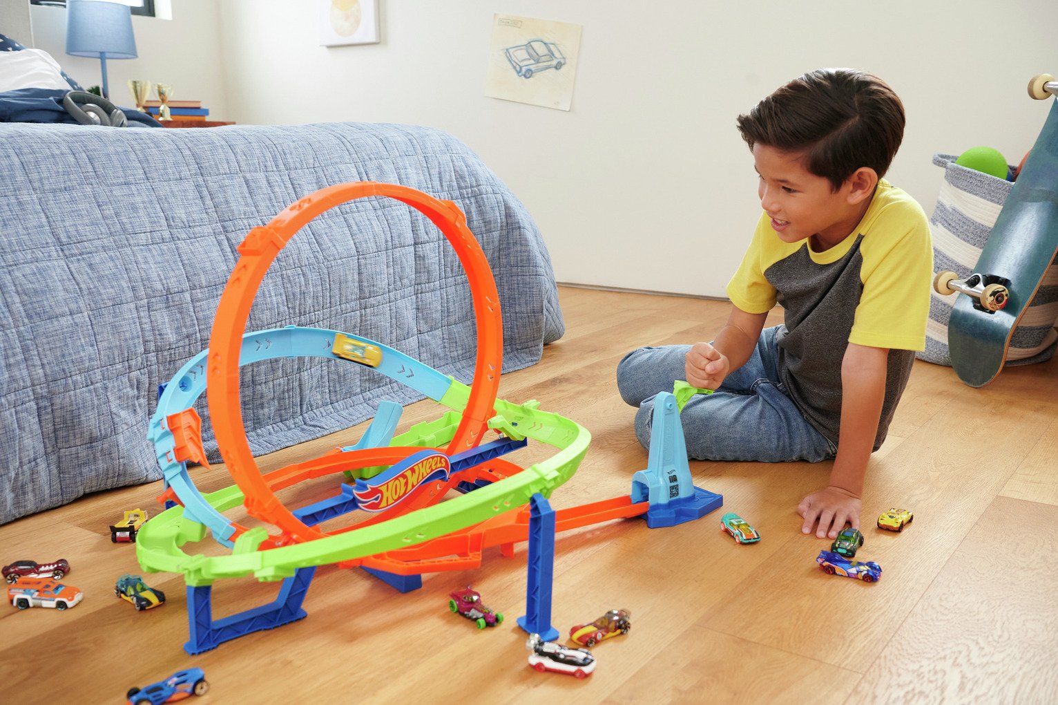 Hot Wheels Action Loop Cyclone Challenge Track Set 