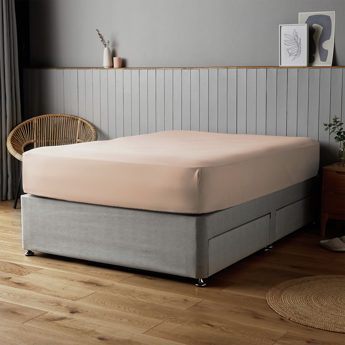 Silentnight Supersoft Plain Pink Fitted Sheet