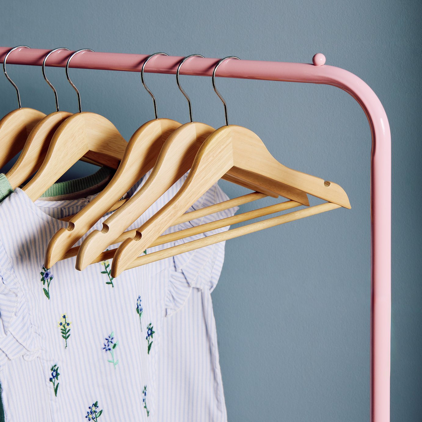 Argos Home Set of 6 Wooden Kids Hangers