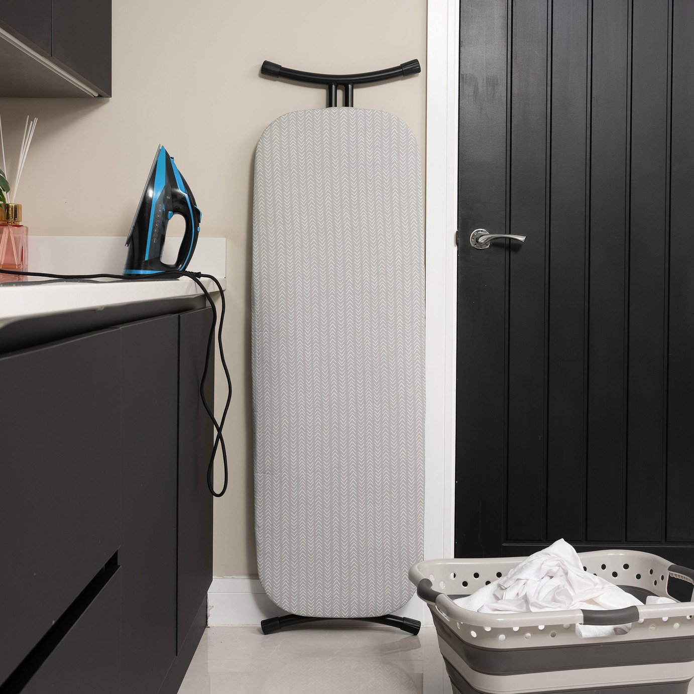 Addis Shirt Master 125x41cm Ironing Board - Grey