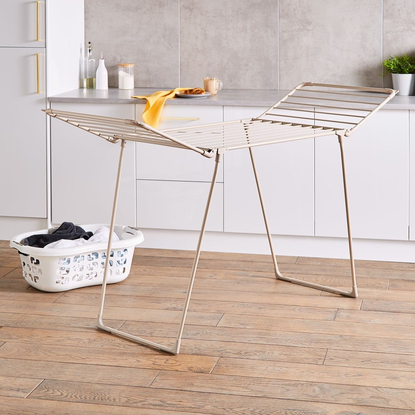 Tower Winged Indoor Airer 18m -  Latte