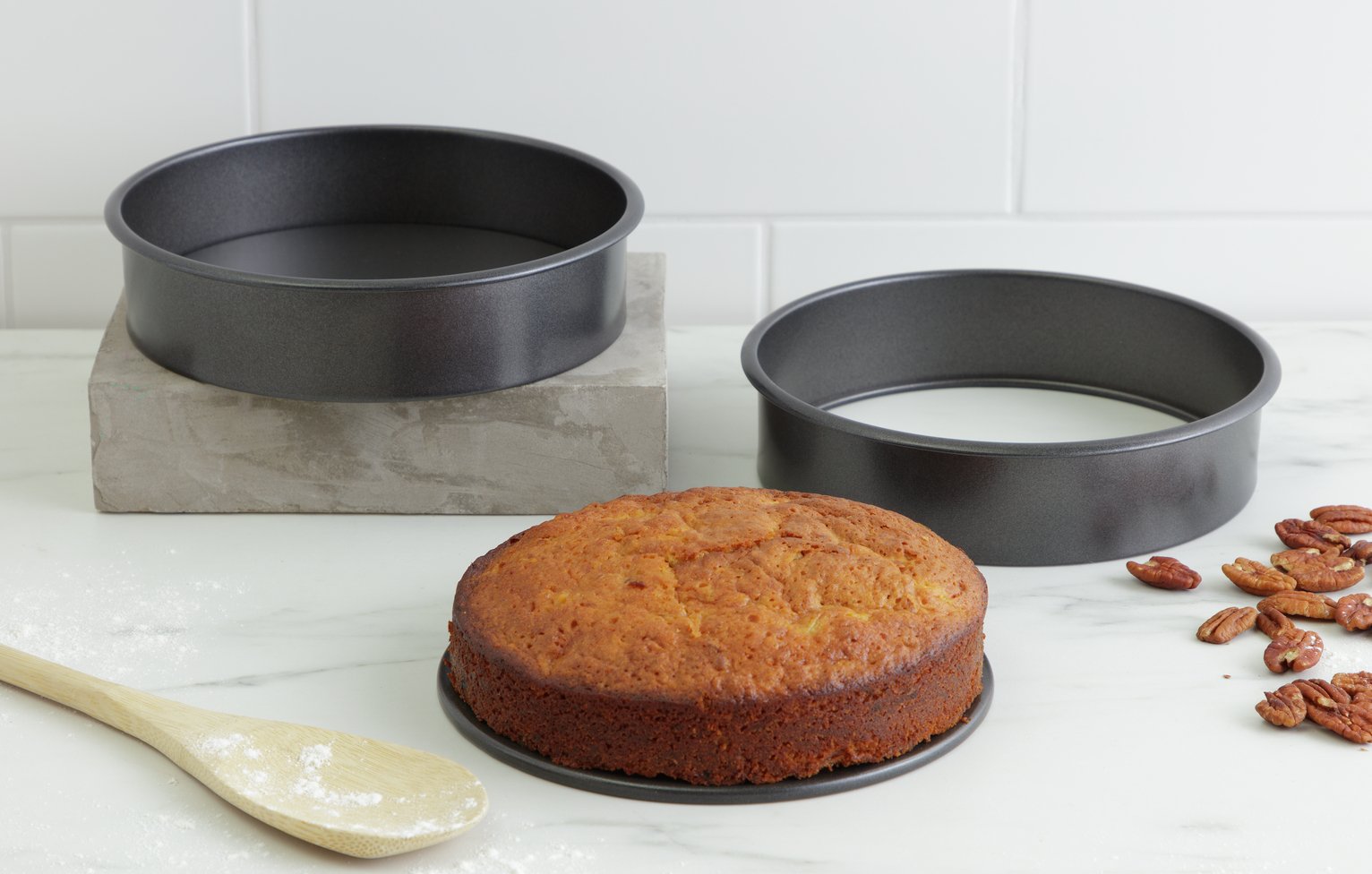 Argos Home Pack of 2 Round 19.4cm Sandwich Cake Tins