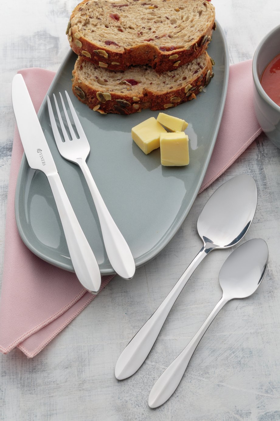 Viners Everyday Breeze 16 Piece Stainless Steel Cutlery Set