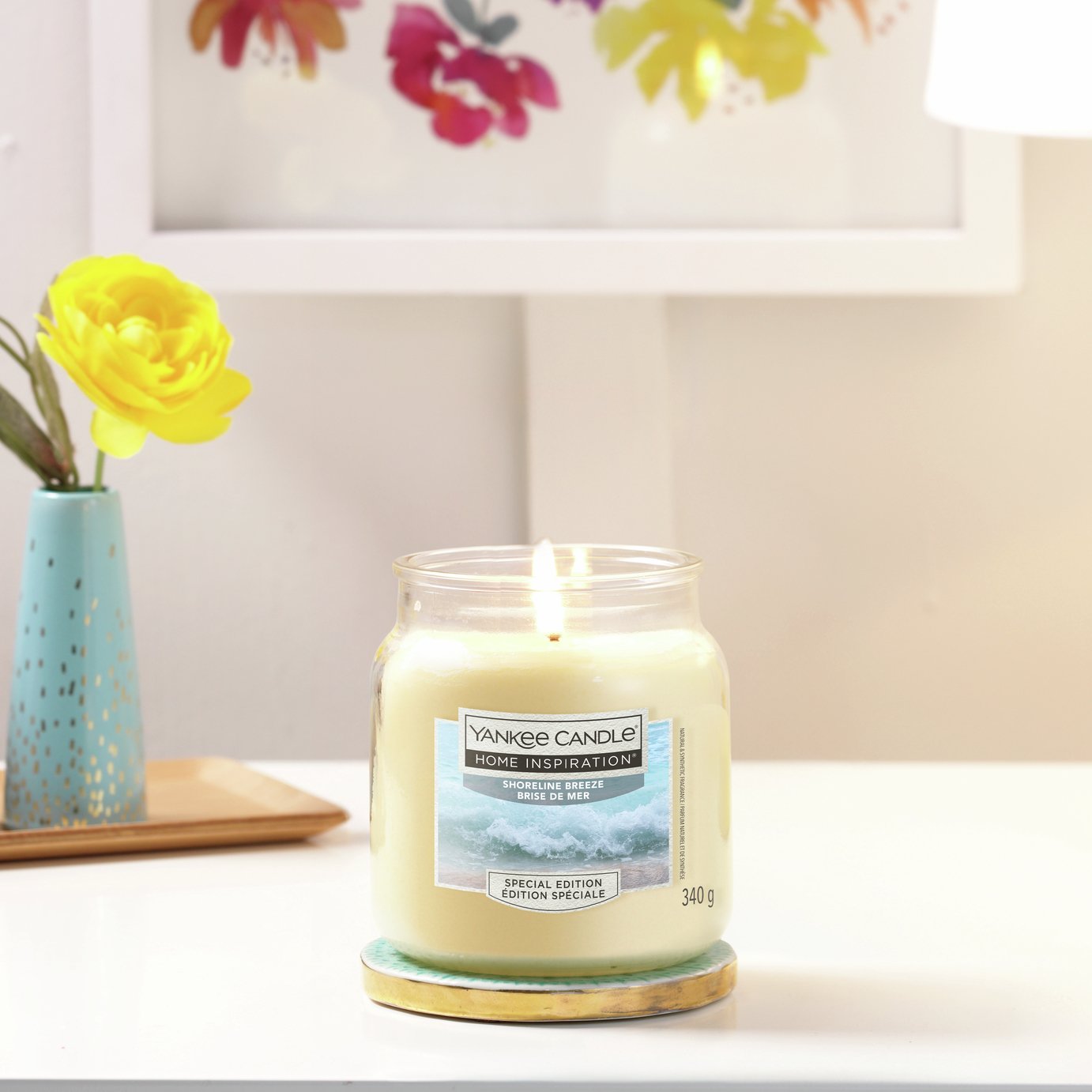 Yankee Candle Medium Scented Jar Candle - Shoreline Breeze