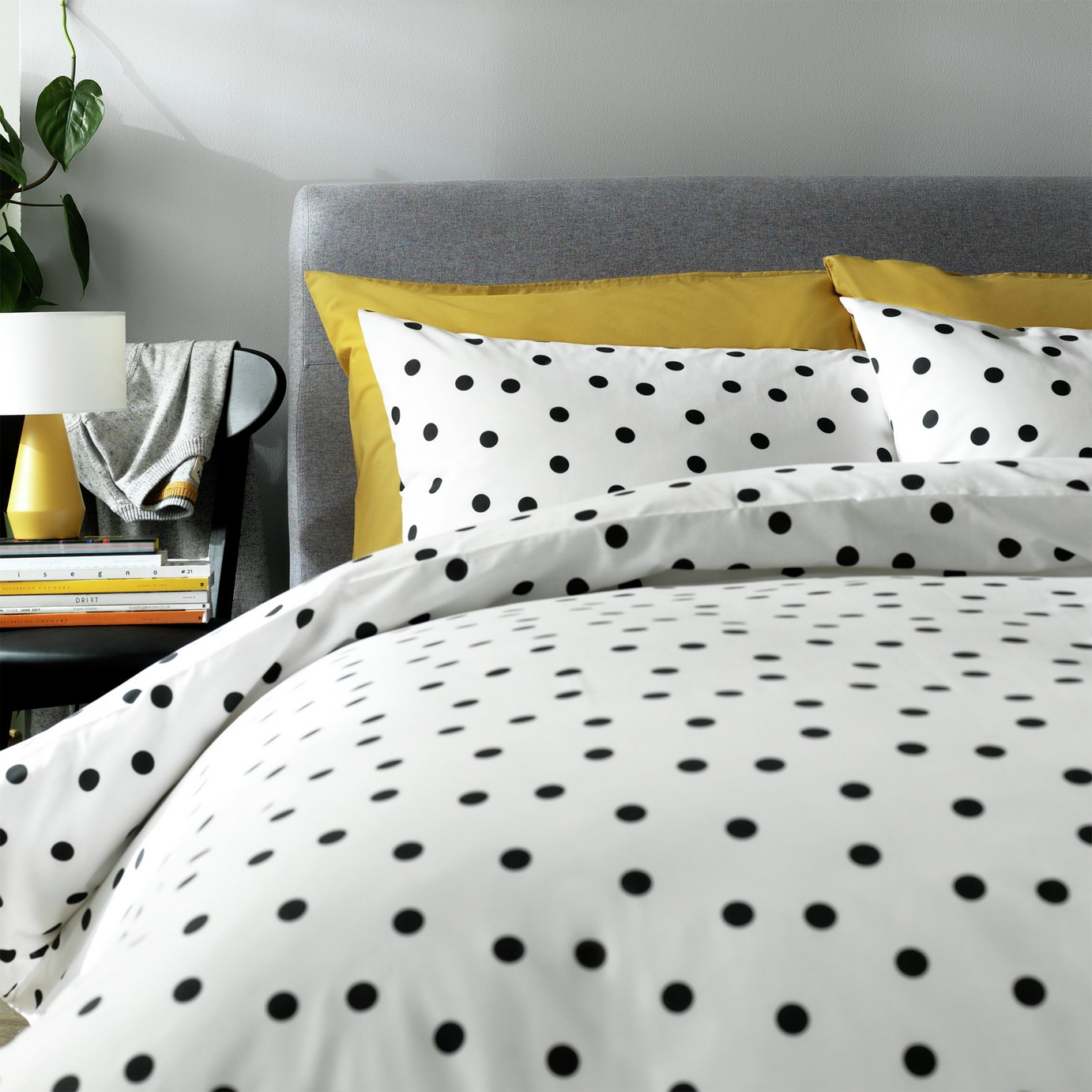 Argos Home Monochrome Spots White & Black Bedding Set-Double