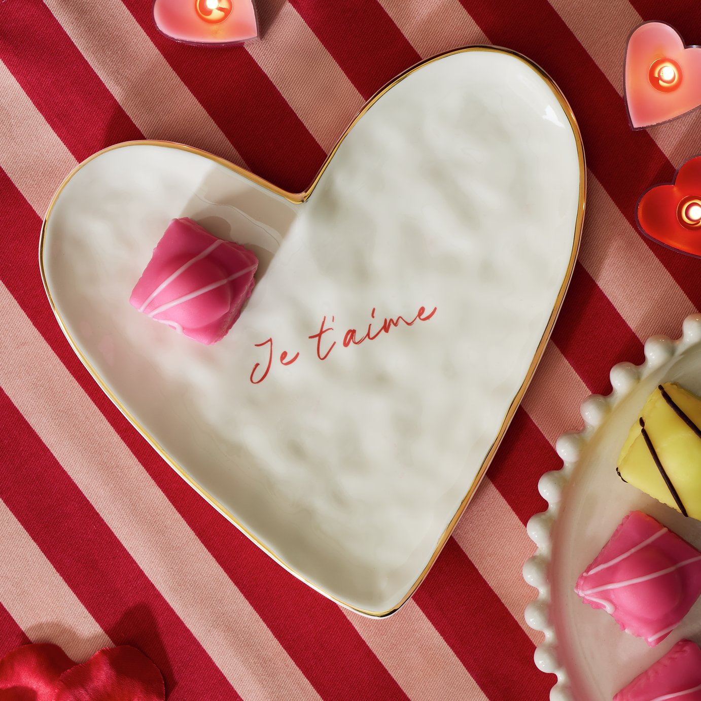 Argos Home Je t'aime Heart Plate