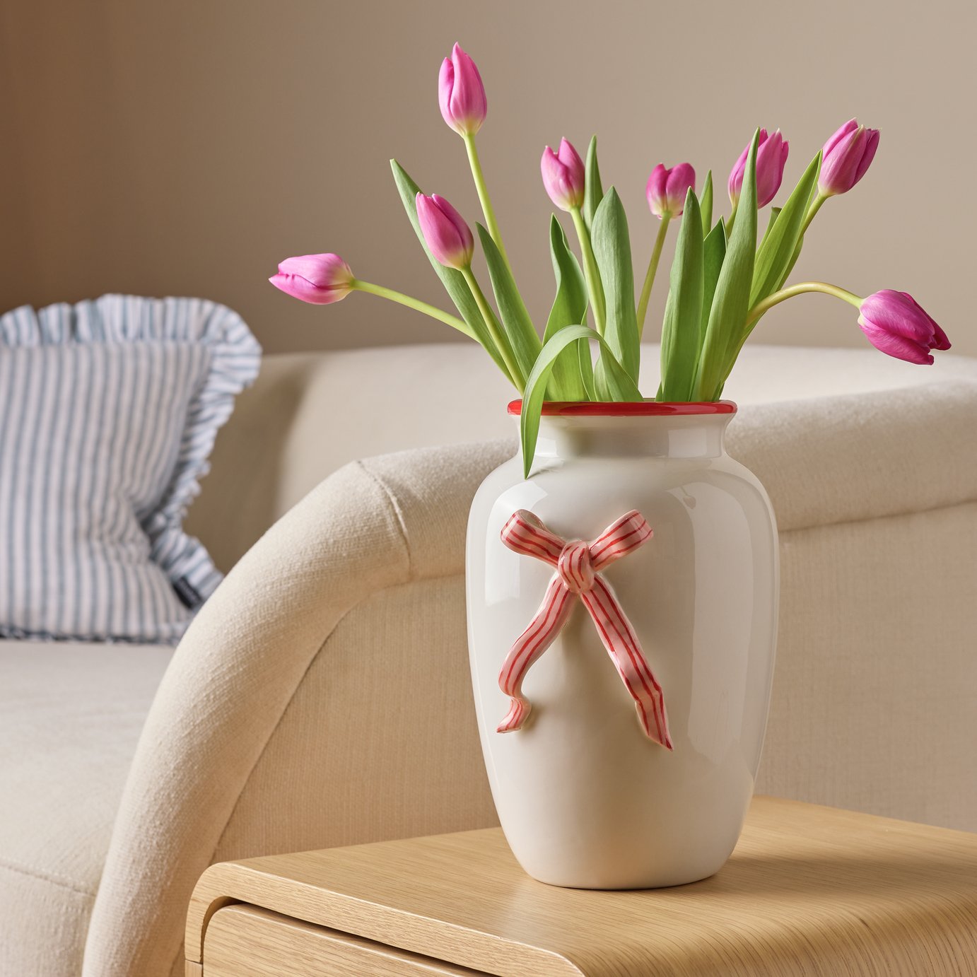 Argos Home Ceramic White & Red Bow Vase - 23cm