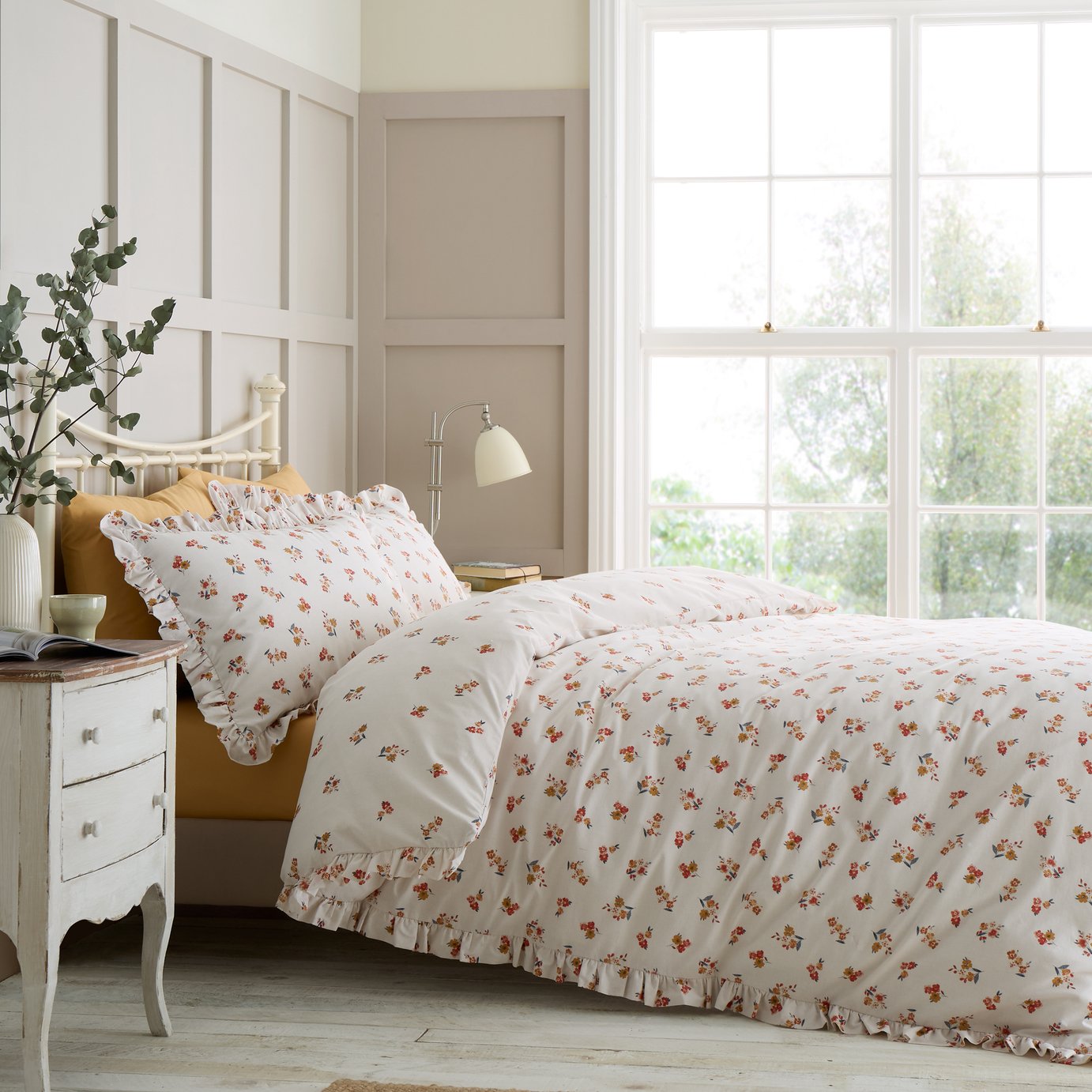 Catherine Lansfield Ditsy Floral Frill Cream Bedding Set
